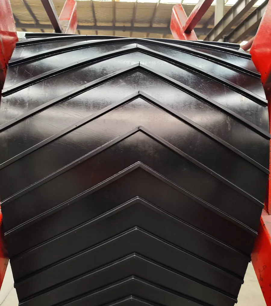 Chevron conveyor belt